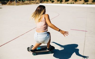 How Do I Turn on a Skateboard?